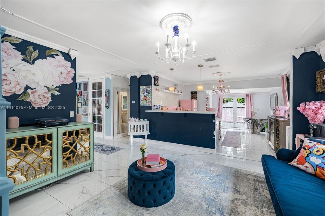 合同活跃: $749,000 (2 贝兹, 1 浴室, 0 平方英尺)