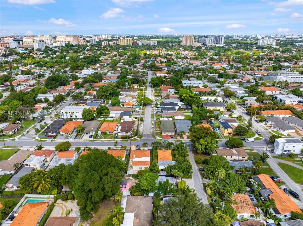 合同活跃: $749,000 (2 贝兹, 1 浴室, 0 平方英尺)