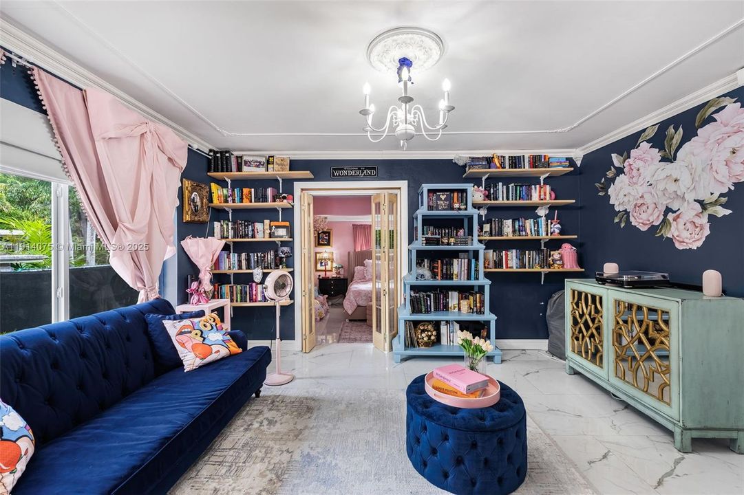 合同活跃: $749,000 (2 贝兹, 1 浴室, 0 平方英尺)