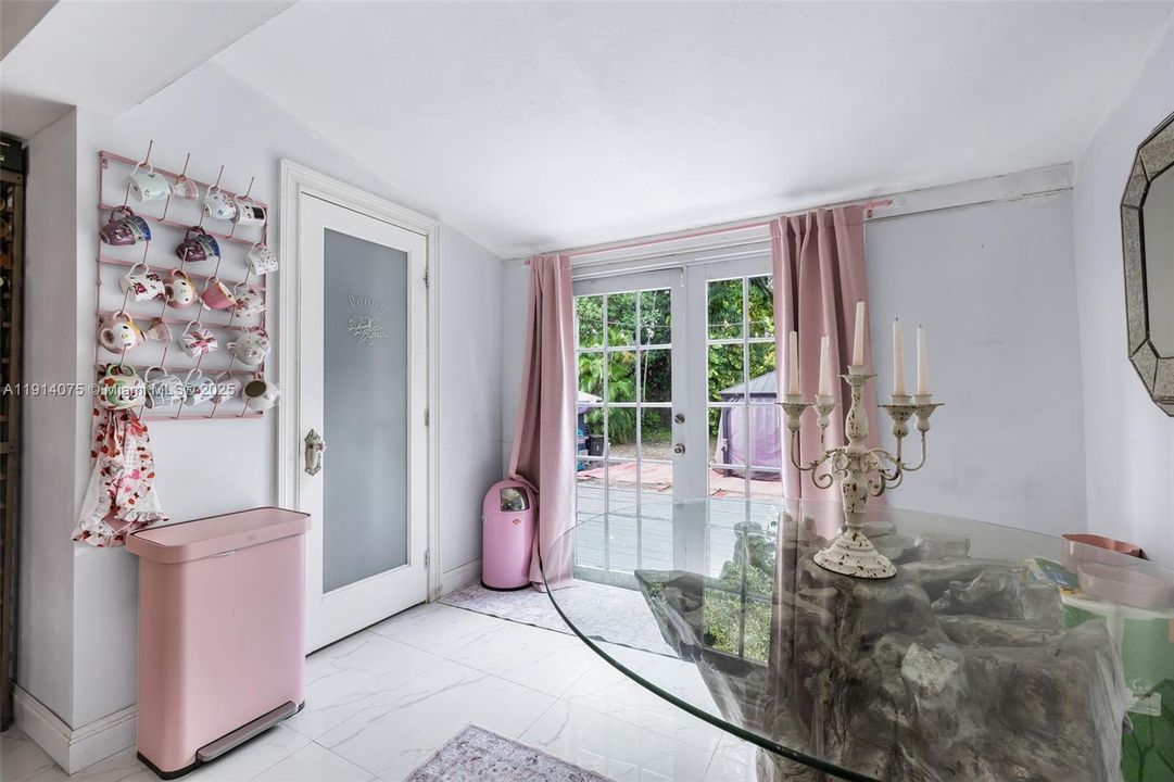 合同活跃: $749,000 (2 贝兹, 1 浴室, 0 平方英尺)