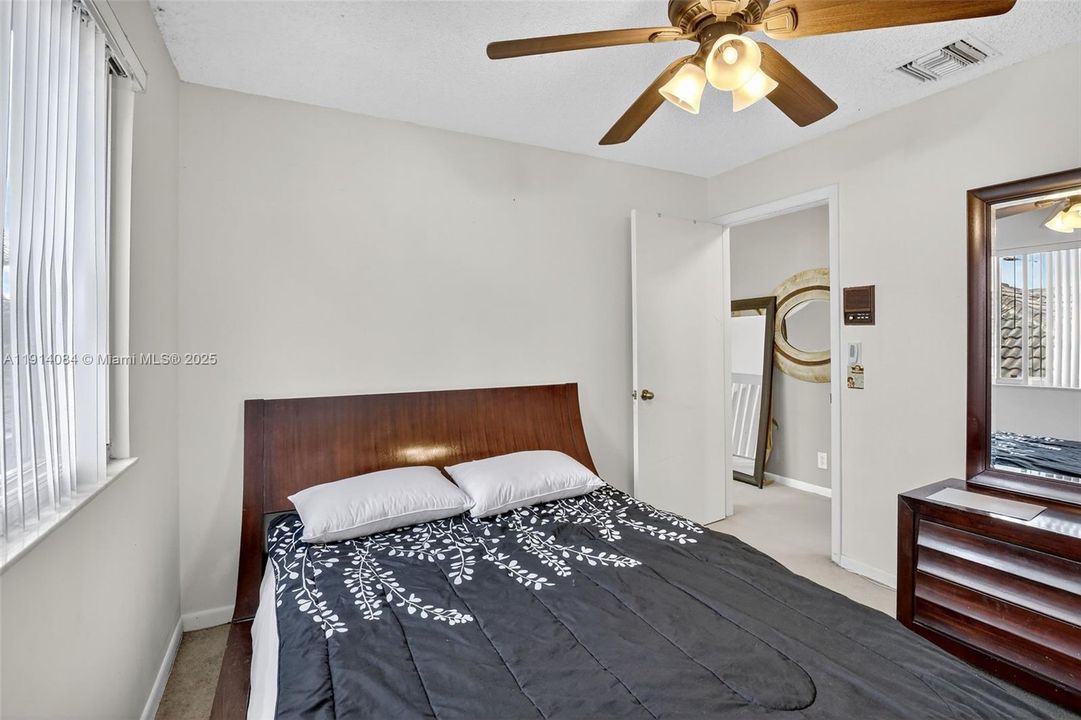 For Rent: $4,800 (3 beds, 2 baths, 1943 Square Feet)