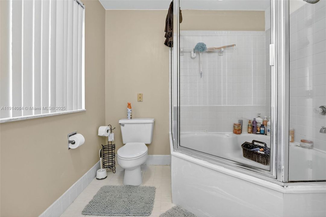 For Rent: $4,800 (3 beds, 2 baths, 1943 Square Feet)