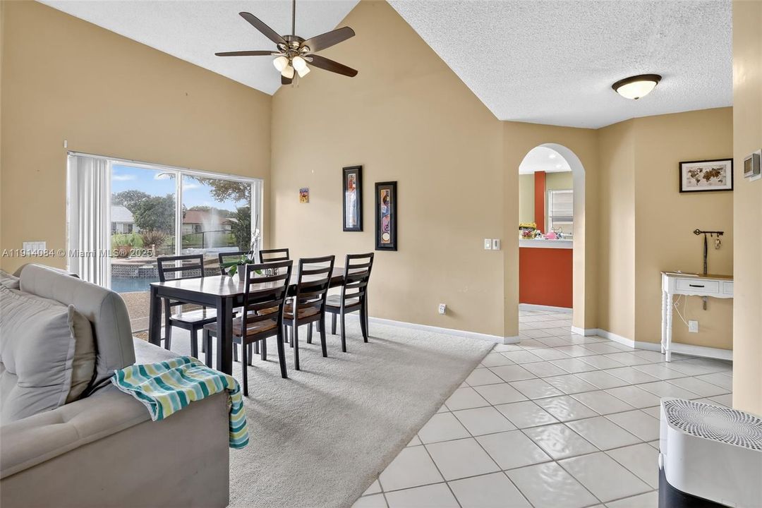 For Rent: $4,800 (3 beds, 2 baths, 1943 Square Feet)