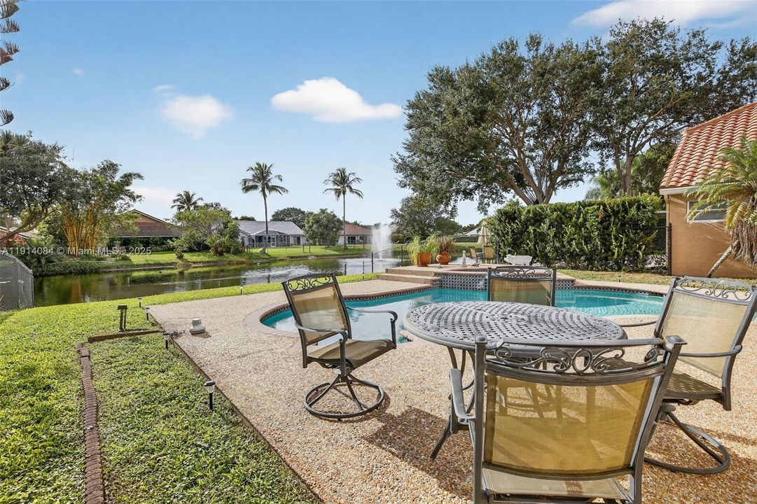 For Rent: $4,800 (3 beds, 2 baths, 1943 Square Feet)