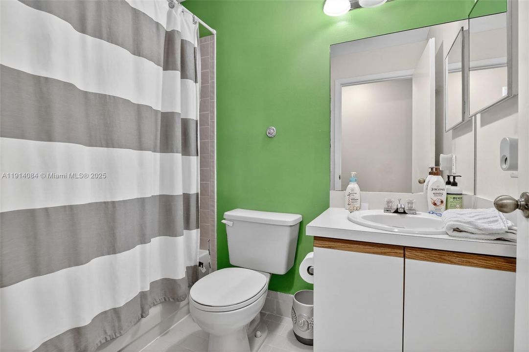 For Rent: $4,800 (3 beds, 2 baths, 1943 Square Feet)