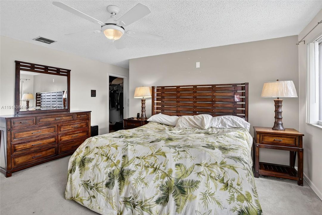 For Rent: $4,800 (3 beds, 2 baths, 1943 Square Feet)