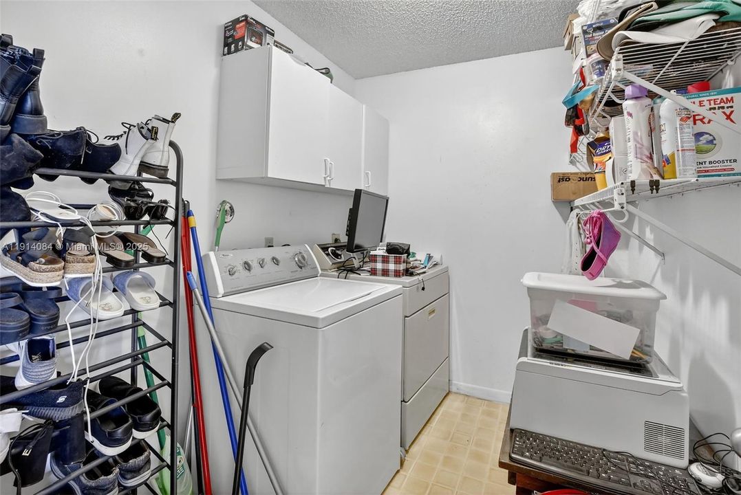 For Rent: $4,800 (3 beds, 2 baths, 1943 Square Feet)