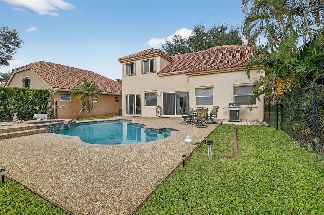 For Rent: $4,800 (3 beds, 2 baths, 1943 Square Feet)