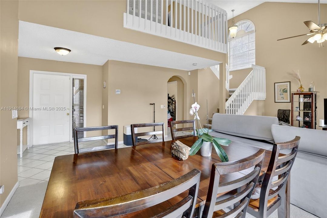 For Rent: $4,800 (3 beds, 2 baths, 1943 Square Feet)