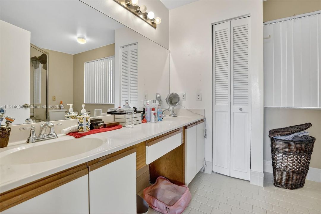 For Rent: $4,800 (3 beds, 2 baths, 1943 Square Feet)