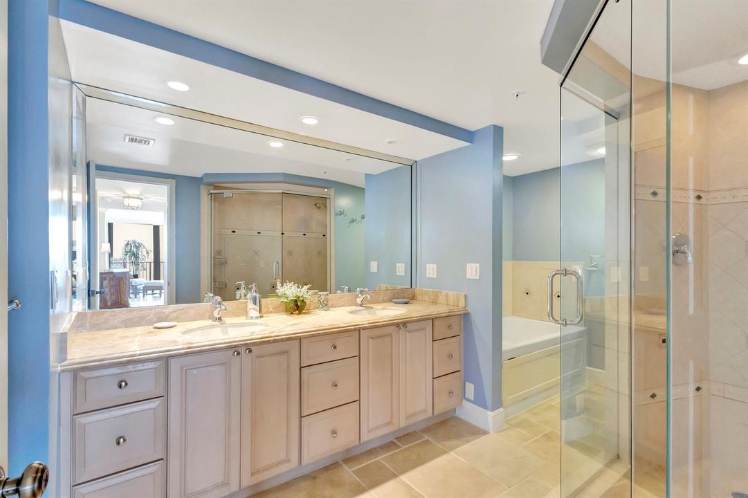 Master Bath En Suite