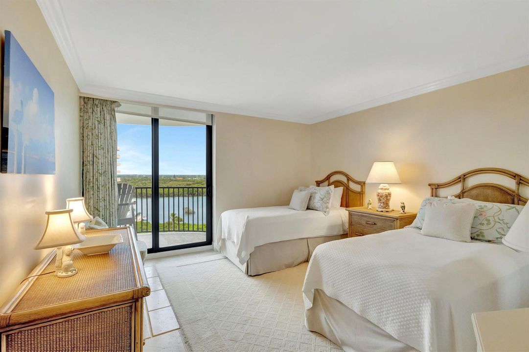 Guest Bedroom wIntracoastal Views