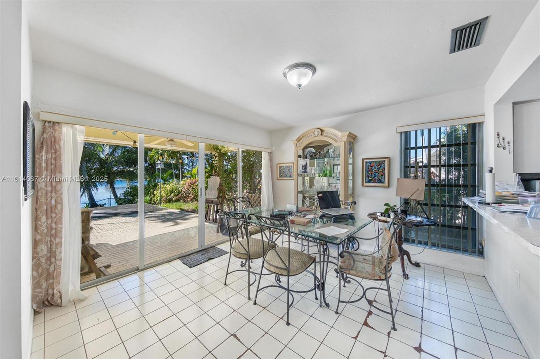 For Sale: $1,275,000 (3 beds, 2 baths, 1733 Square Feet)