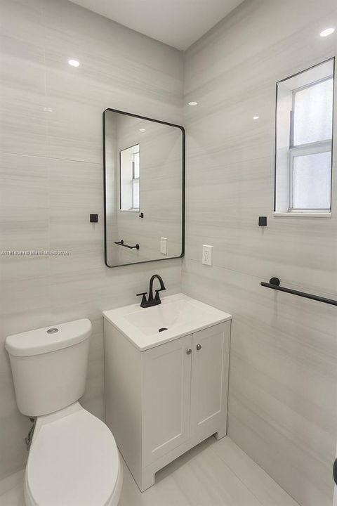 For Rent: $1,795 (1 beds, 1 baths, 5718 Square Feet)