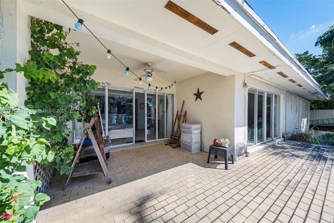 For Sale: $1,275,000 (0.24 acres)