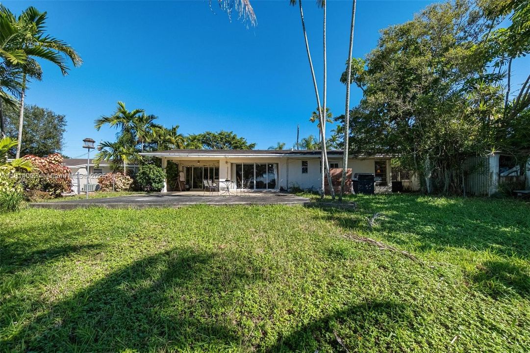 For Sale: $1,275,000 (0.24 acres)