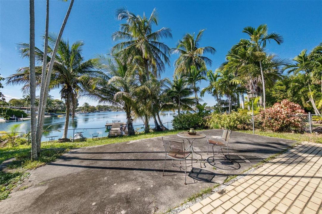 For Sale: $1,275,000 (0.24 acres)