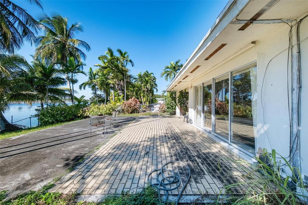 For Sale: $1,275,000 (0.24 acres)