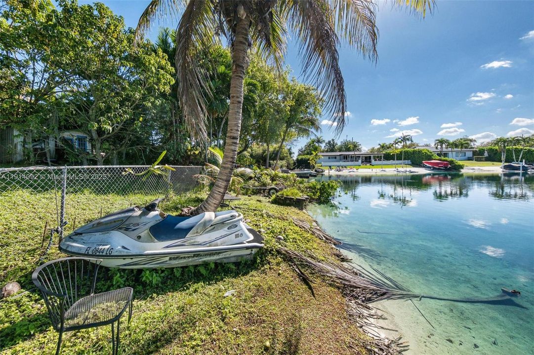 For Sale: $1,275,000 (0.24 acres)