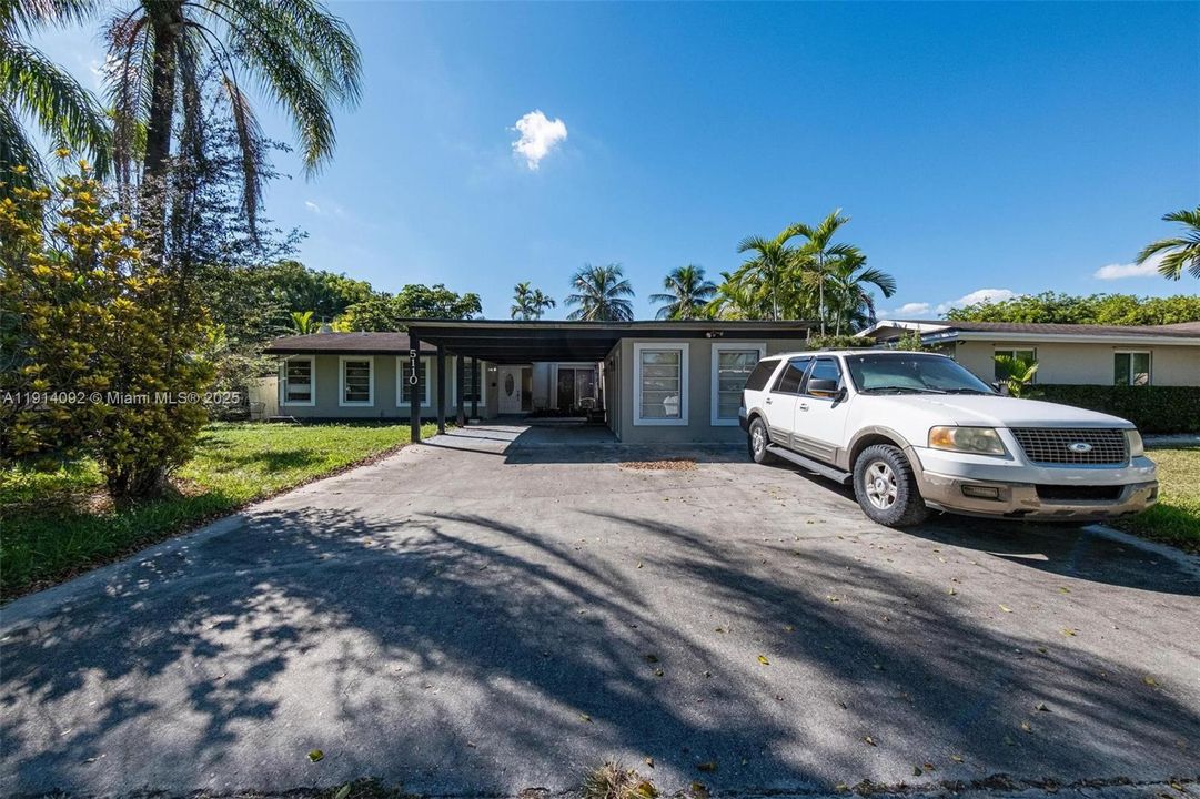 For Sale: $1,275,000 (0.24 acres)