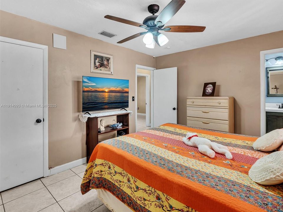 待售: $620,000 (3 贝兹, 2 浴室, 1514 平方英尺)