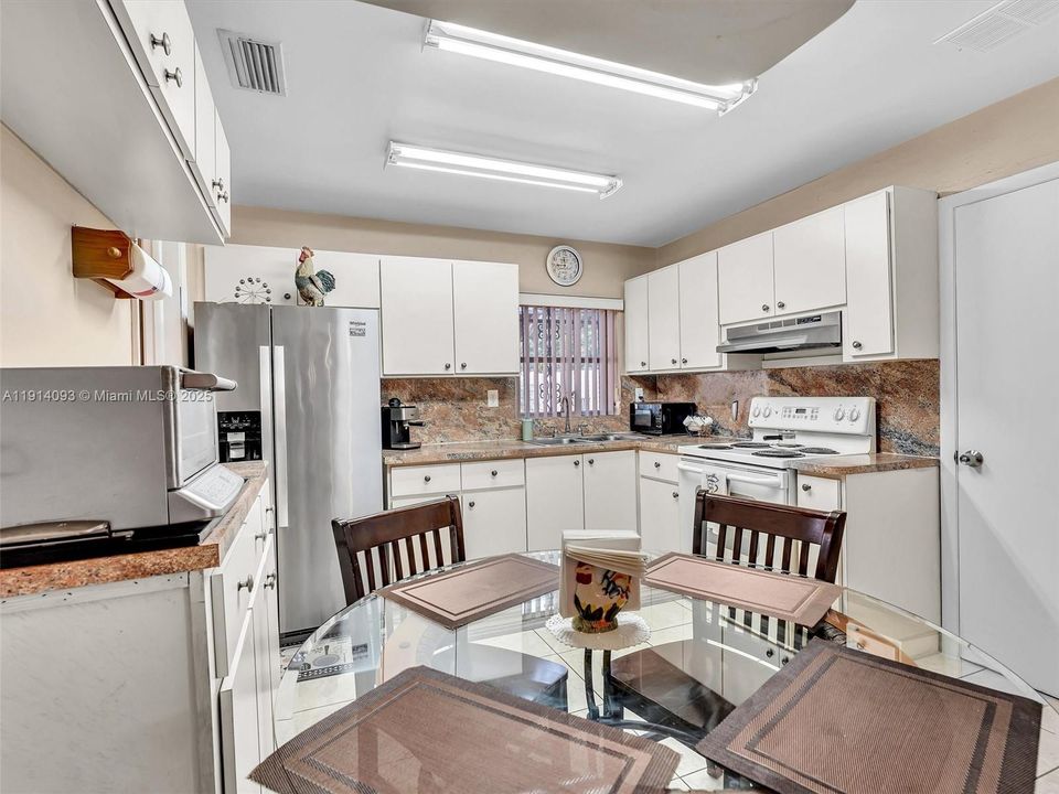 待售: $620,000 (3 贝兹, 2 浴室, 1514 平方英尺)