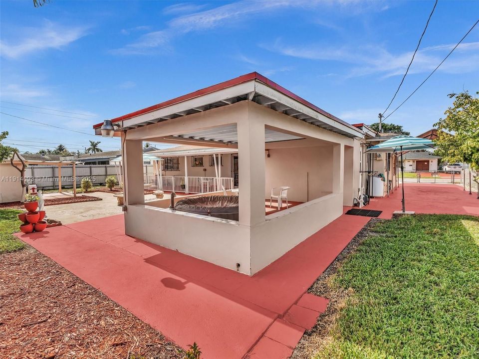 待售: $620,000 (3 贝兹, 2 浴室, 1514 平方英尺)