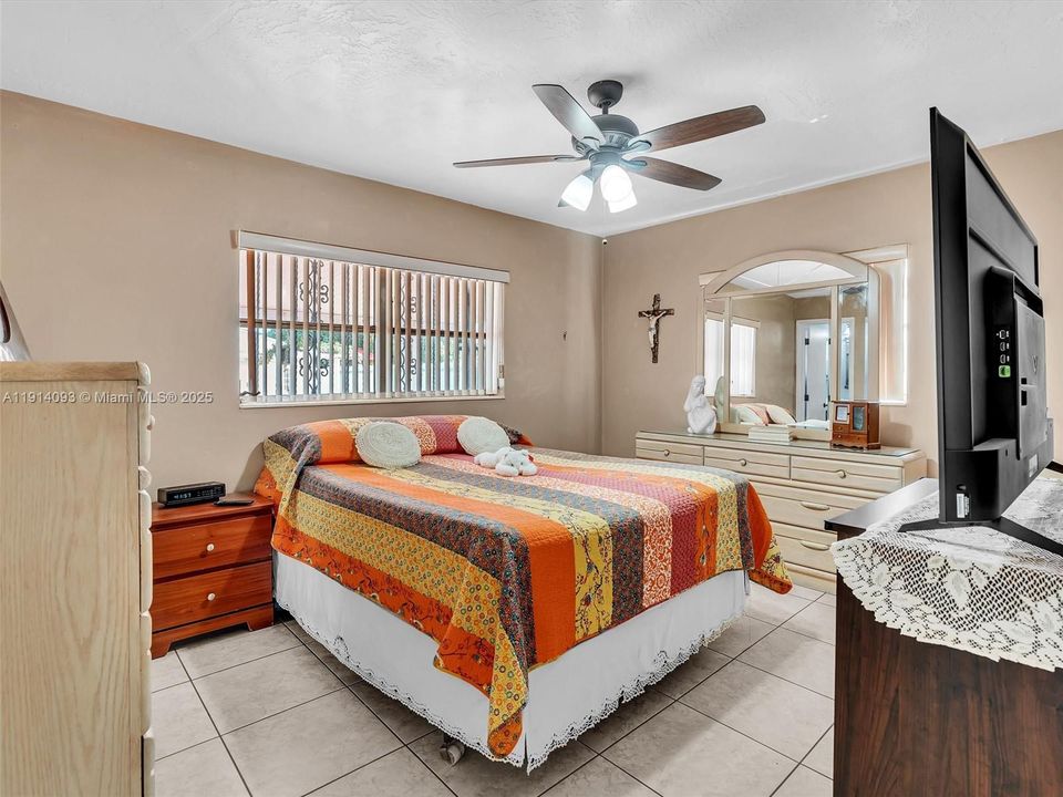 待售: $620,000 (3 贝兹, 2 浴室, 1514 平方英尺)