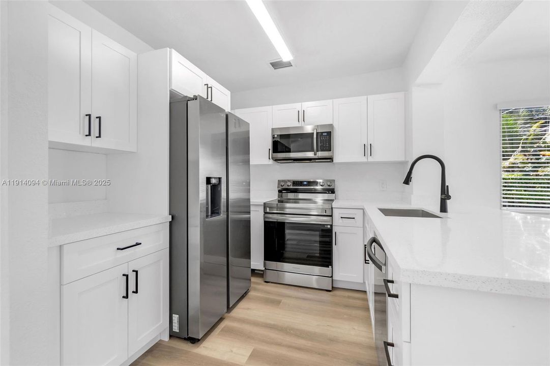 Active With Contract: $450,000 (3 beds, 2 baths, 1013 Square Feet)