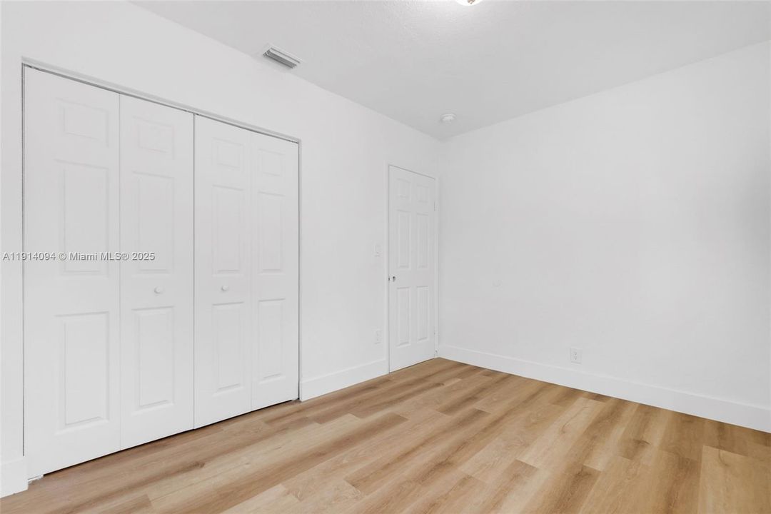 Active With Contract: $450,000 (3 beds, 2 baths, 1013 Square Feet)