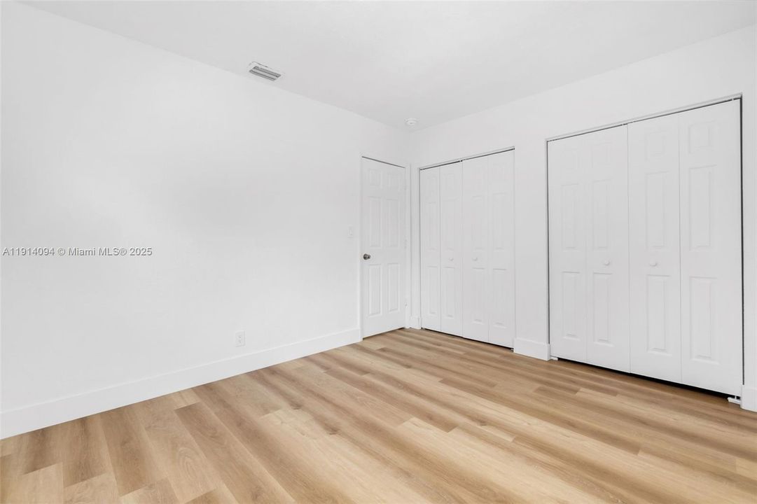 Active With Contract: $450,000 (3 beds, 2 baths, 1013 Square Feet)