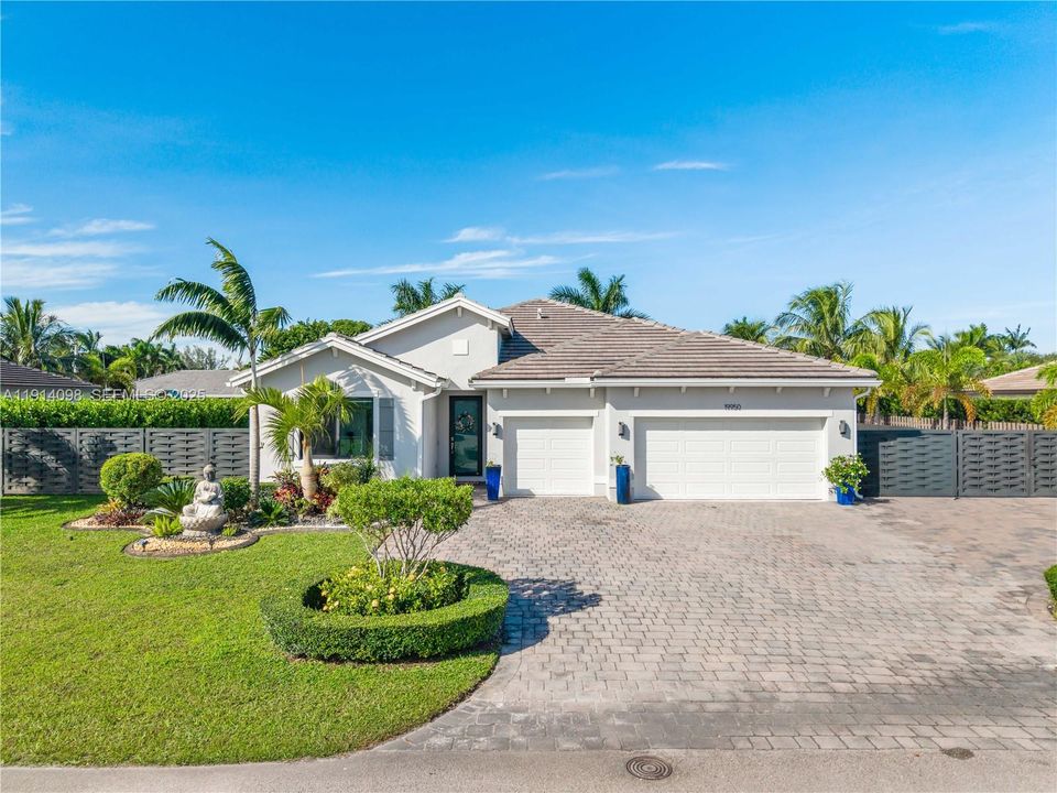 For Sale: $1,100,000 (4 beds, 3 baths, 2850 Square Feet)