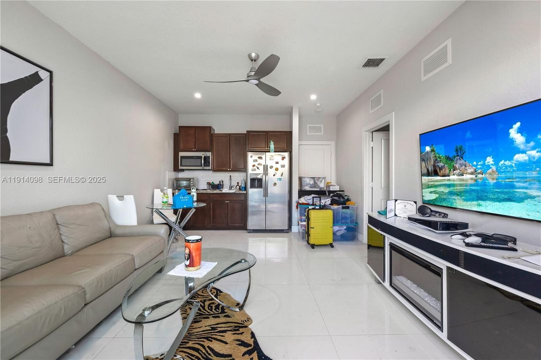 For Sale: $1,100,000 (4 beds, 3 baths, 2850 Square Feet)