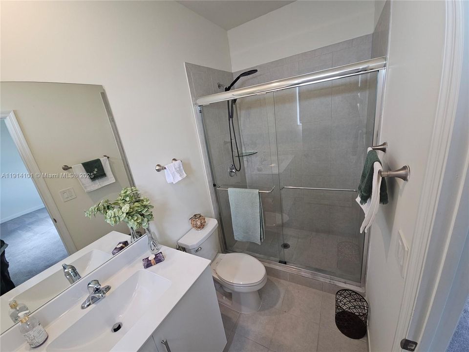 出租: $3,150 (3 贝兹, 2 浴室, 1483 平方英尺)