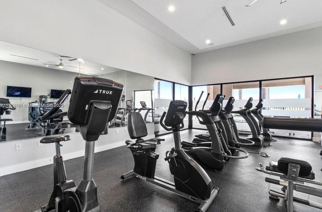 出租: $3,150 (3 贝兹, 2 浴室, 1483 平方英尺)