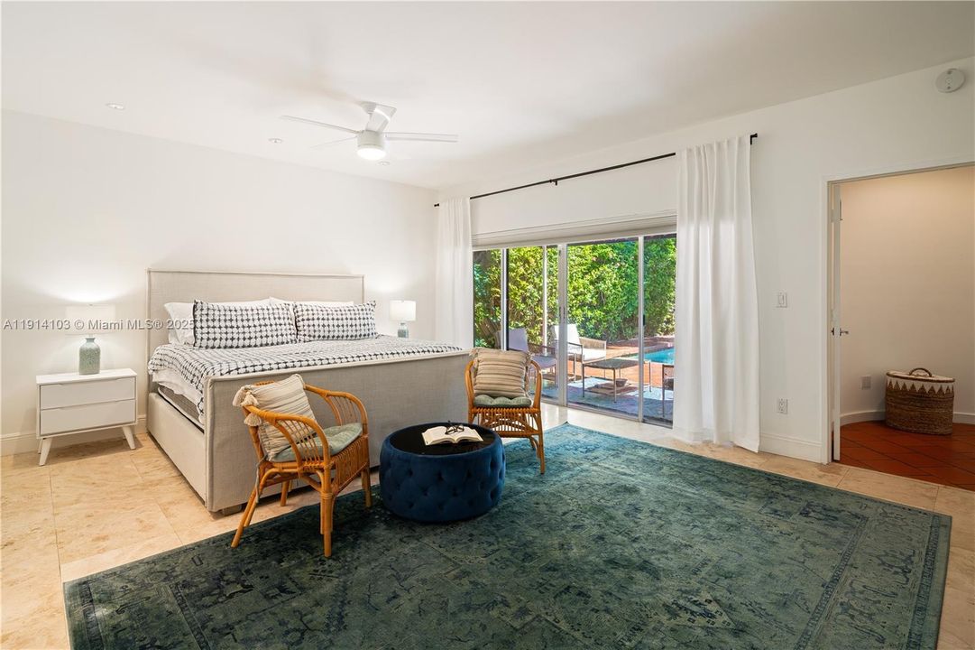 En Venta: $3,350,000 (4 camas, 3 baños, 2622 Pies cuadrados)