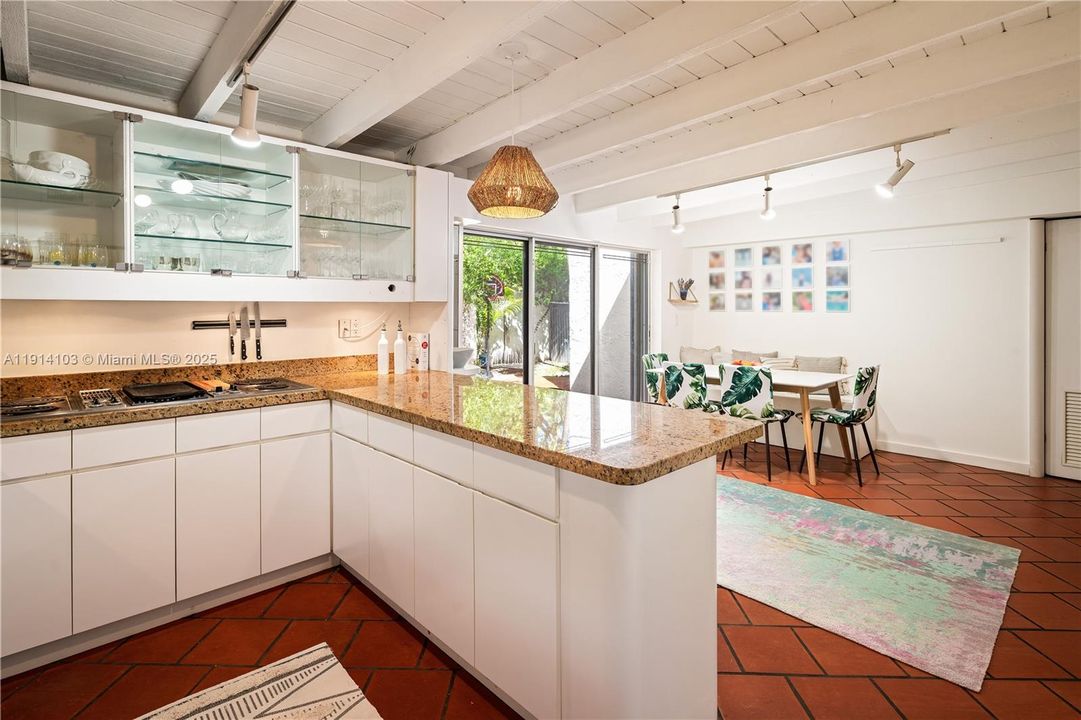 En Venta: $3,350,000 (4 camas, 3 baños, 2622 Pies cuadrados)