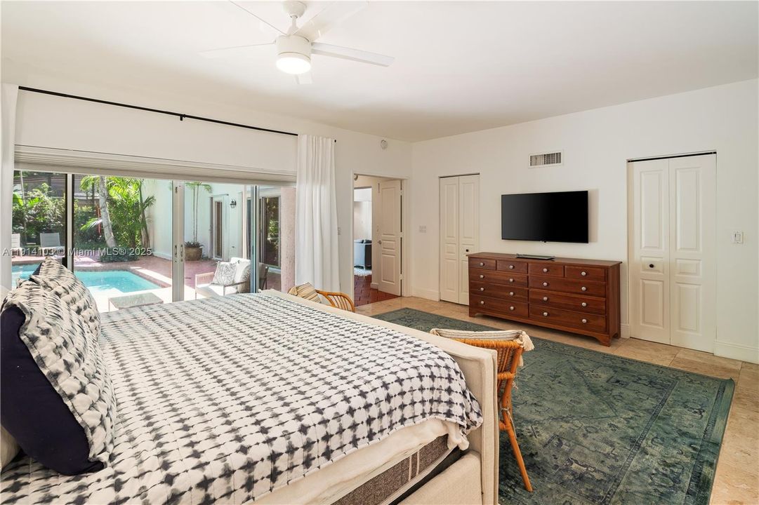 En Venta: $3,350,000 (4 camas, 3 baños, 2622 Pies cuadrados)