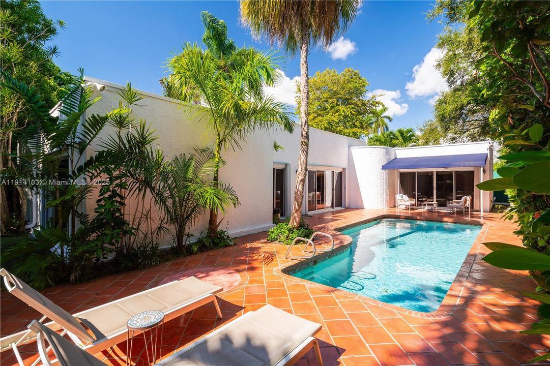 En Venta: $3,350,000 (4 camas, 3 baños, 2622 Pies cuadrados)