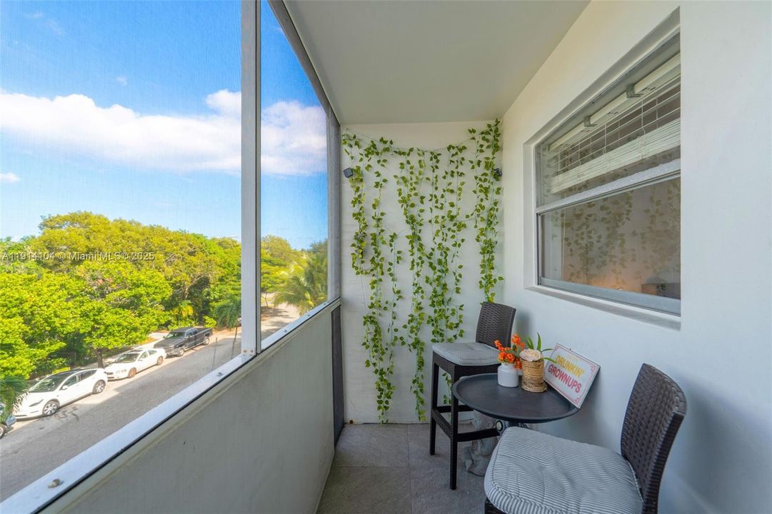 На продажу: $185,000 (1 спален, 1 ванн, 637 Квадратных фут)