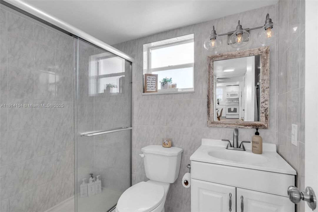 На продажу: $185,000 (1 спален, 1 ванн, 637 Квадратных фут)