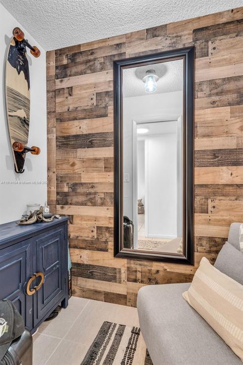 На продажу: $185,000 (1 спален, 1 ванн, 637 Квадратных фут)