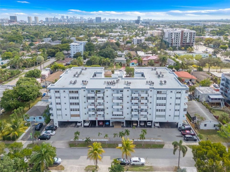 На продажу: $185,000 (1 спален, 1 ванн, 637 Квадратных фут)