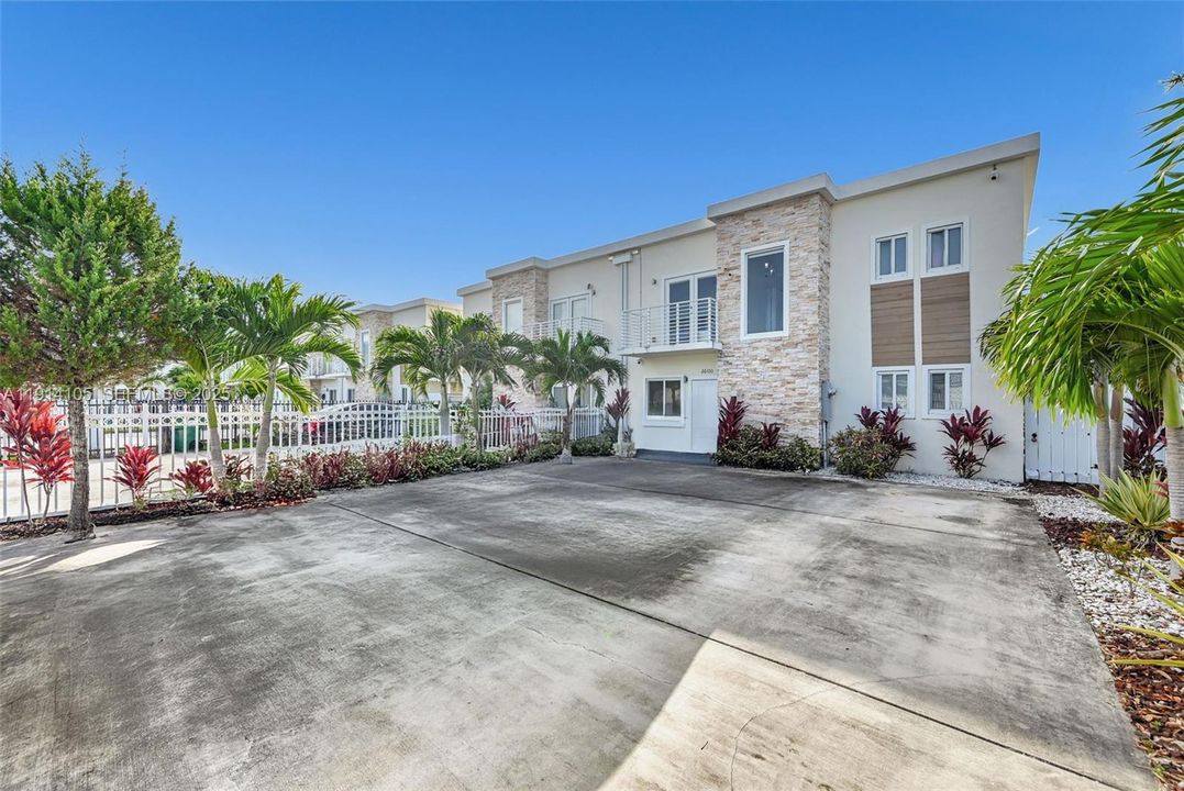 На продажу: $545,000 (4 спален, 3 ванн, 1476 Квадратных фут)