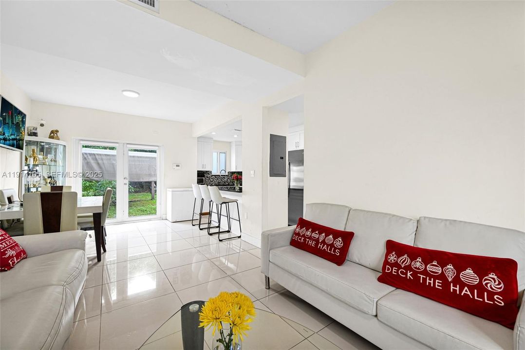 На продажу: $545,000 (4 спален, 3 ванн, 1476 Квадратных фут)