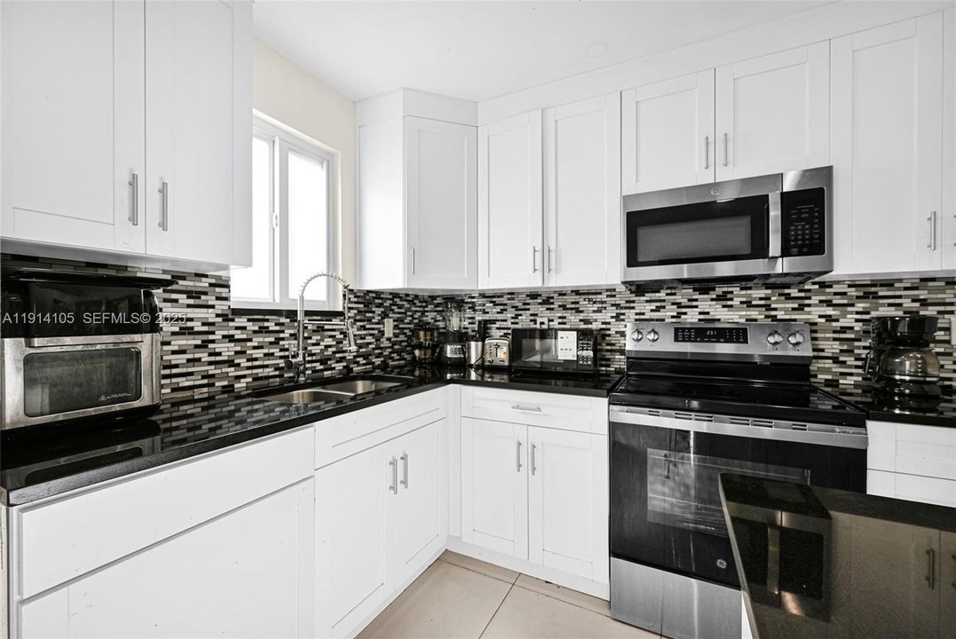 На продажу: $545,000 (4 спален, 3 ванн, 1476 Квадратных фут)