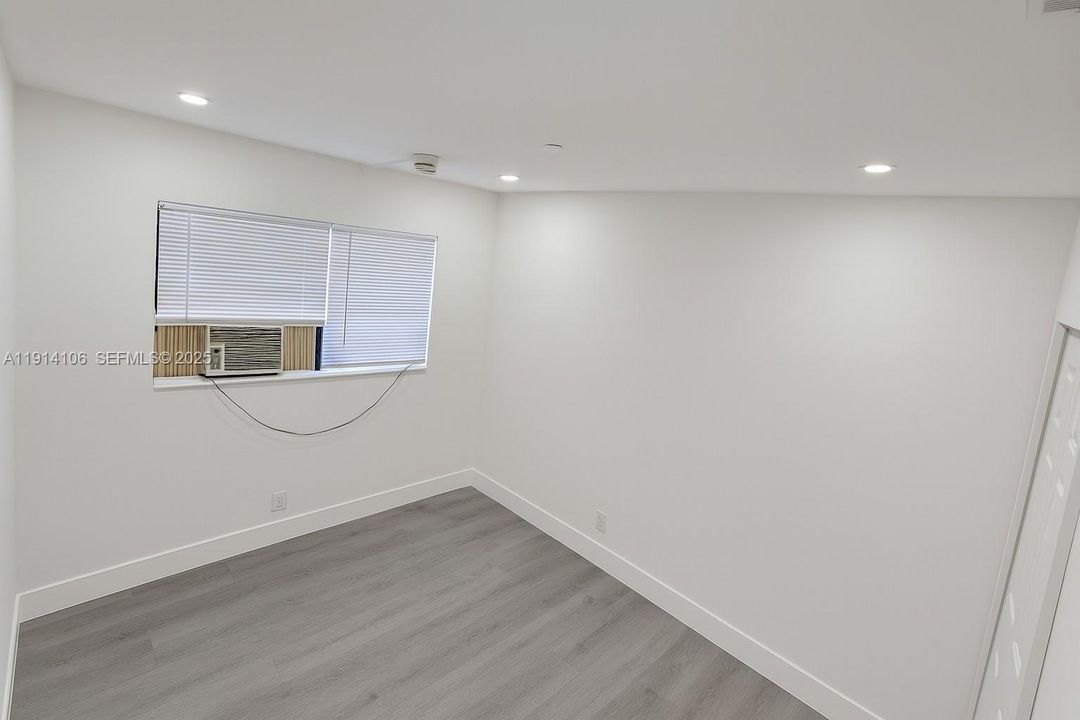 В аренду: $1,945 (2 спален, 1 ванн, 750 Квадратных фут)