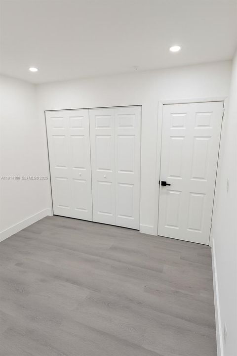 В аренду: $1,945 (2 спален, 1 ванн, 750 Квадратных фут)