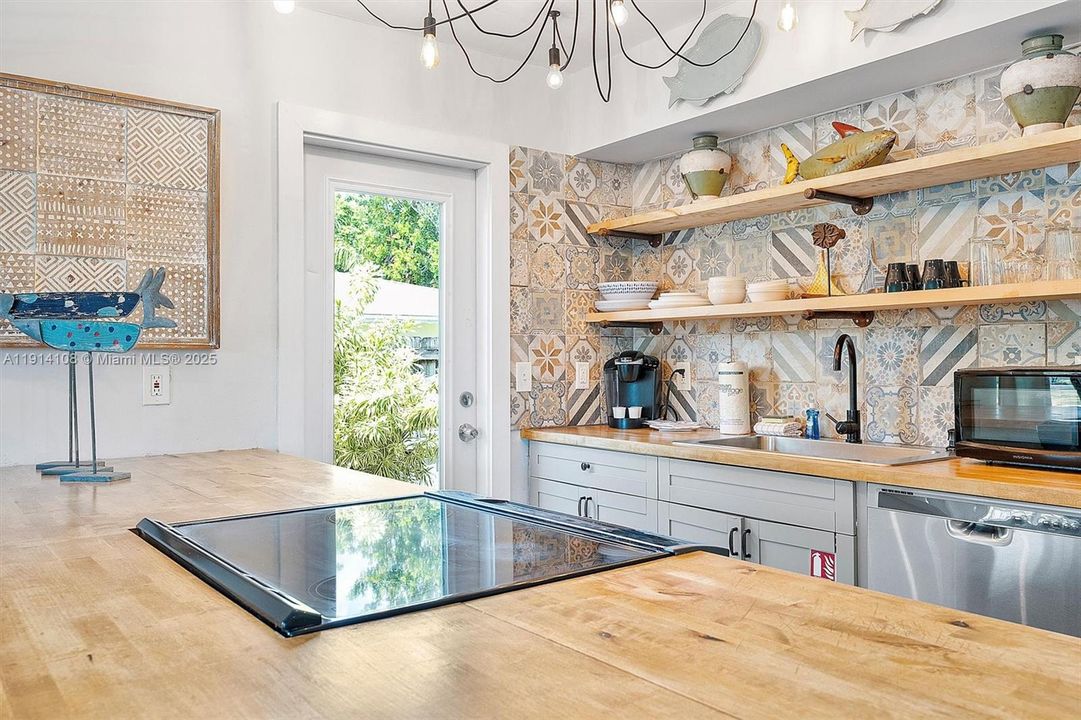 待售: $750,000 (0 贝兹, 0 浴室, 1752 平方英尺)