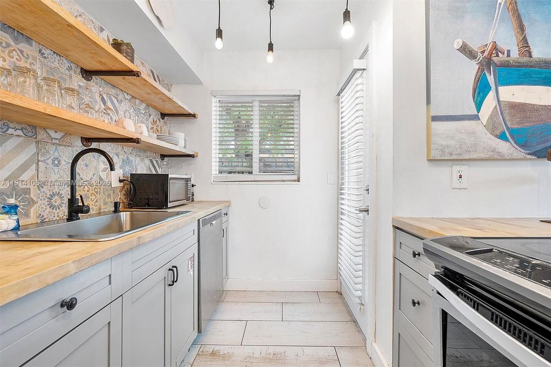 待售: $750,000 (0 贝兹, 0 浴室, 1752 平方英尺)